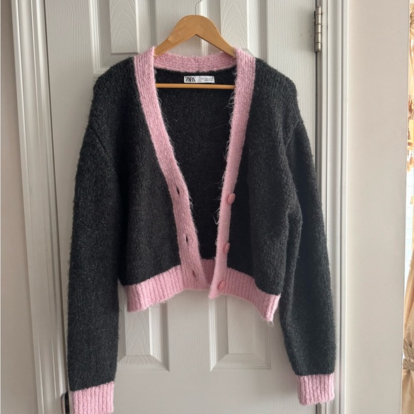 Zara Gray Pink Trim V-Neck Women's Chunky Sweater - Picture 8 of 11